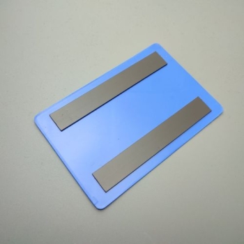 kieszeń magnetyczna z dwoma paskami, na etykiety 120 x 80 mm, niebieska - widok z góry, od tyłu